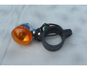 BLINKR PŘEDNÍ LEVÝ CHROM - 300 CL + PÉRÁK